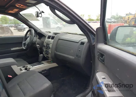 2011 Ford Escape Xlt z USA, uszkodzony, nr VIN 1FMCU9D7XBKC47638